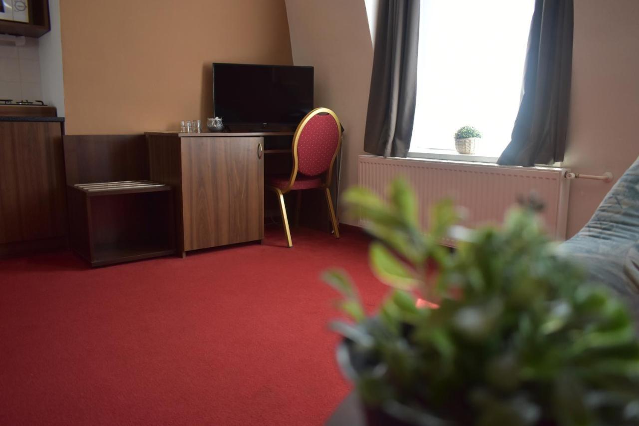Hotel Cerny Orel Zatec 외부 사진