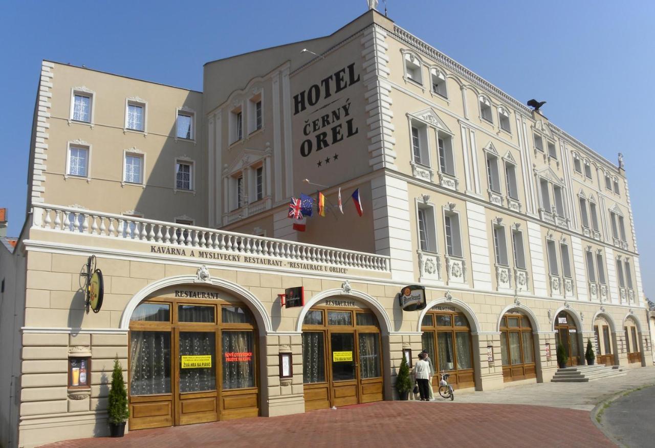 Hotel Cerny Orel Zatec 외부 사진