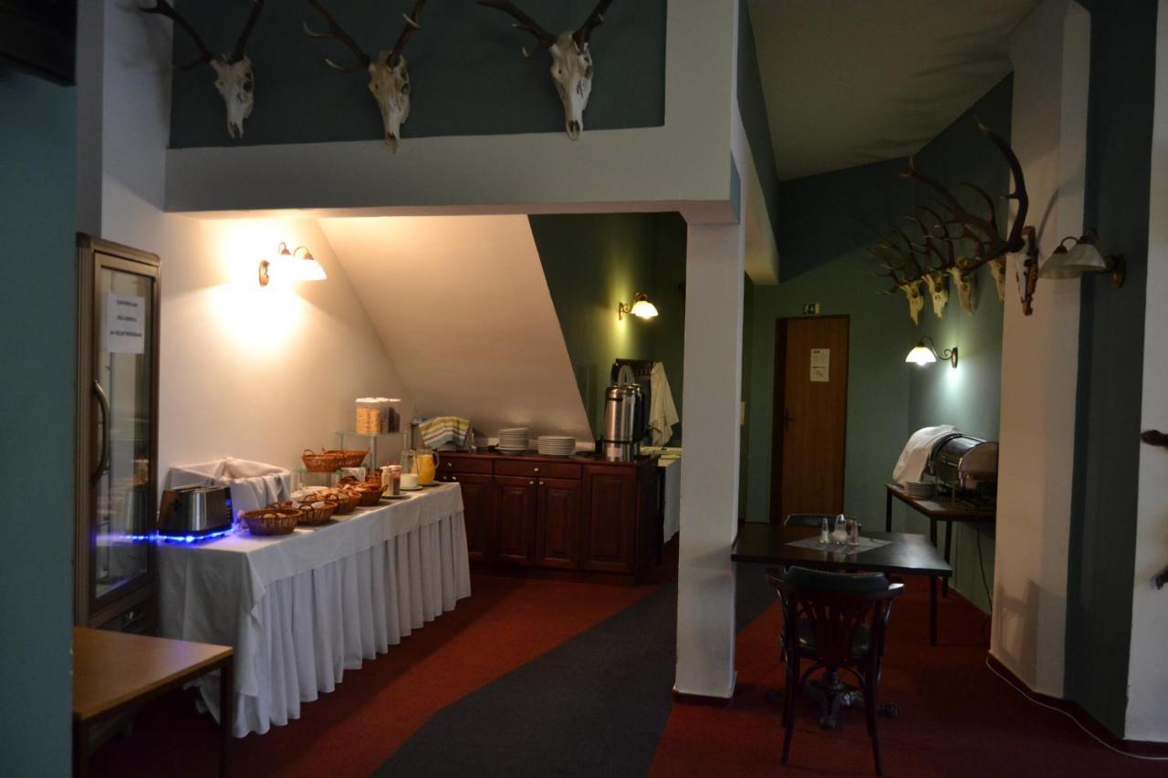 Hotel Cerny Orel Zatec 외부 사진
