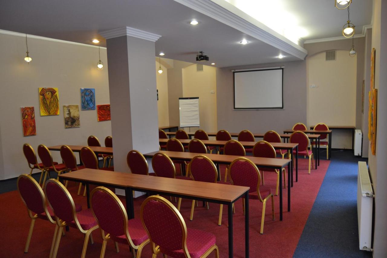 Hotel Cerny Orel Zatec 외부 사진