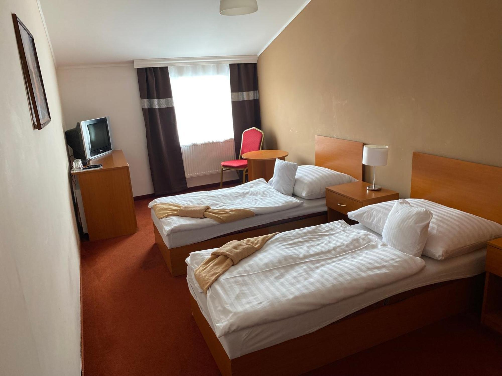 Hotel Cerny Orel Zatec 외부 사진